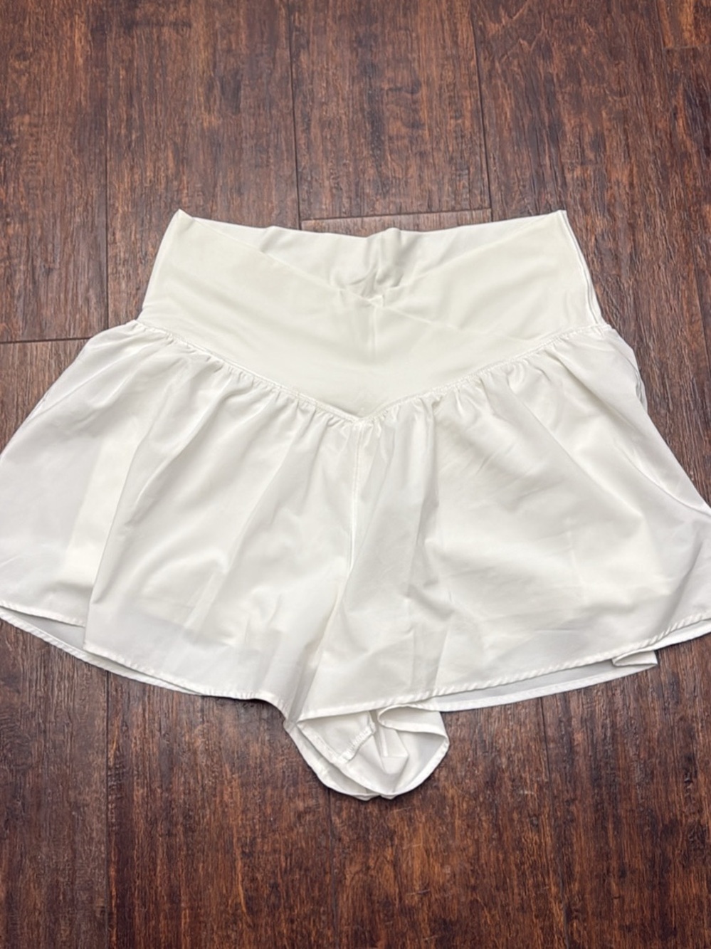 aerie White High-Waist Flow Skort